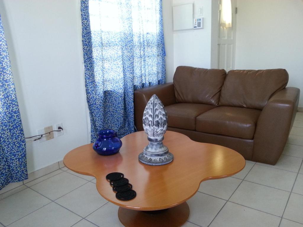Orange Rembrandt Studio Apartments Вилемстад Стая снимка